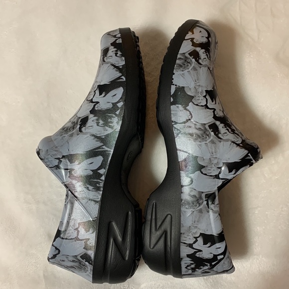 Marilyn Monroe scrub clog - Picture 7 of 10